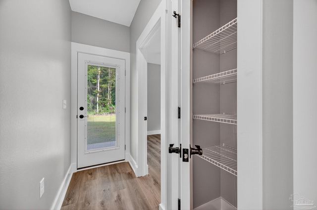 3011 N 15th Ave, Milton, FL 32583