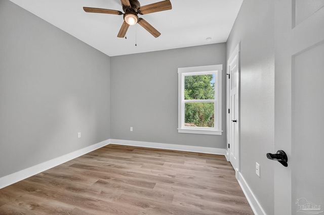 3011 N 15th Ave, Milton, FL 32583