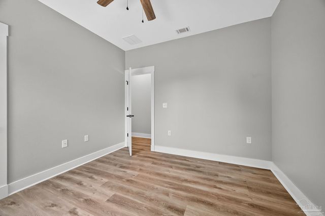 3011 N 15th Ave, Milton, FL 32583