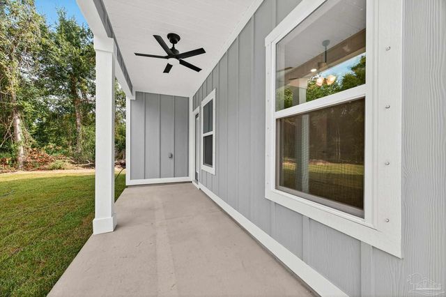 3011 N 15th Ave, Milton, FL 32583