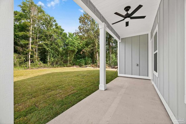 3011 N 15th Ave, Milton, FL 32583