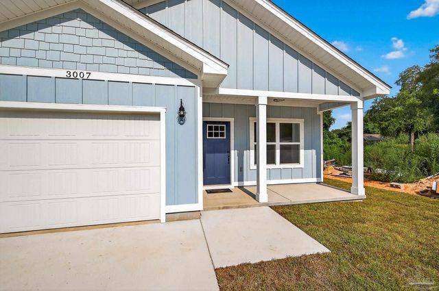 3011 N 15th Ave, Milton, FL 32583