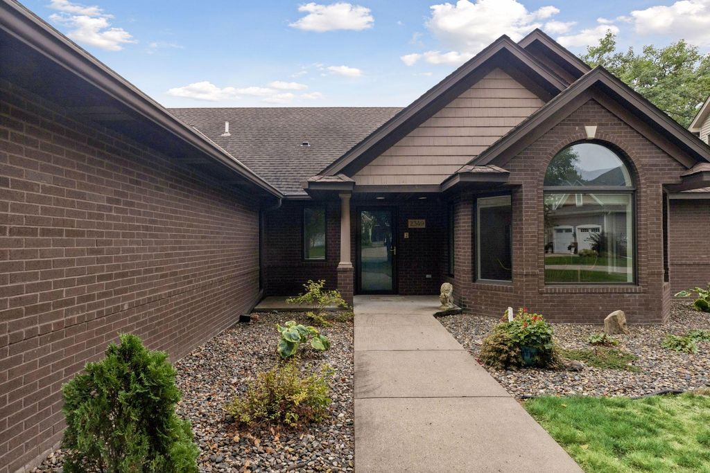 2349 16th Terrace NW, New Brighton, MN 55112 — photo 3