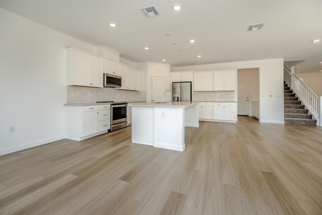 8512 Cottonseed Way, Elk Grove, CA 95624