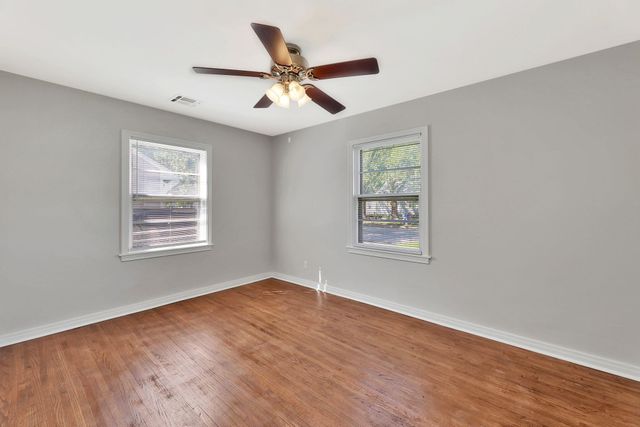 622 N Gordon St, Wichita, KS 67203