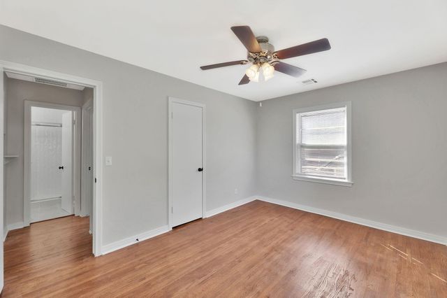 622 N Gordon St, Wichita, KS 67203