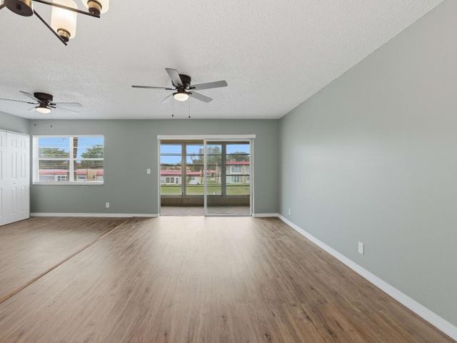 135 Lake Carol Drive E 135, West Palm Beach, FL 33411