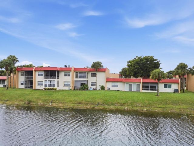 135 Lake Carol Drive E 135, West Palm Beach, FL 33411