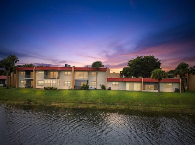 135 Lake Carol Drive E 135, West Palm Beach, FL 33411