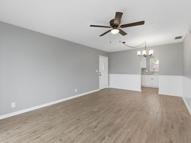 135 Lake Carol Drive E 135, West Palm Beach, FL 33411