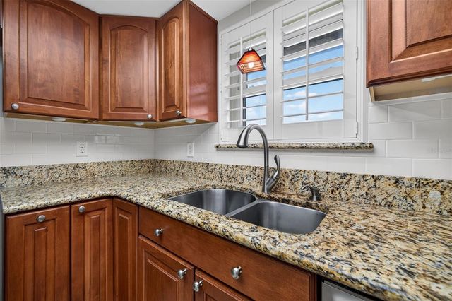 1012 HAMMOCK PINE BOULEVARD 1012, Clearwater, FL 33761