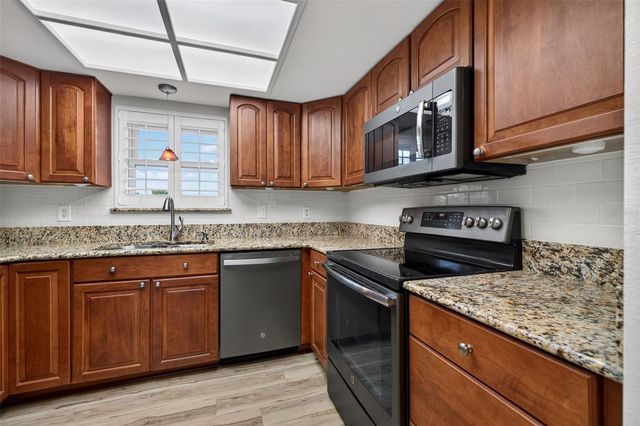 1012 HAMMOCK PINE BOULEVARD 1012, Clearwater, FL 33761