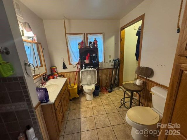 106 Riverview Drive, Asheville, NC 28806