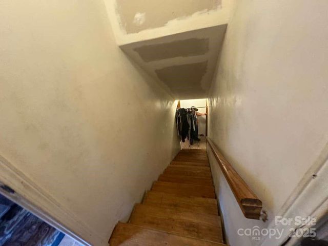 106 Riverview Drive, Asheville, NC 28806