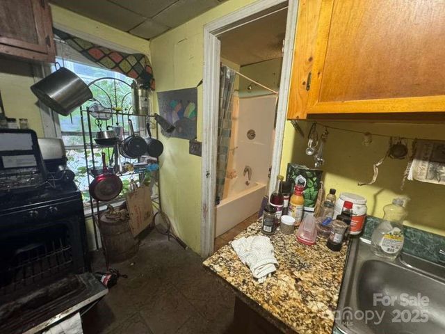 106 Riverview Drive, Asheville, NC 28806