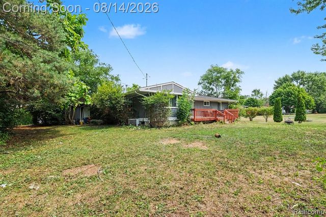 1034 Woodworth Drive, Grand Blanc, MI 48439