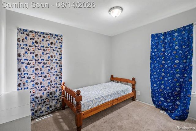 1034 Woodworth Drive, Grand Blanc, MI 48439
