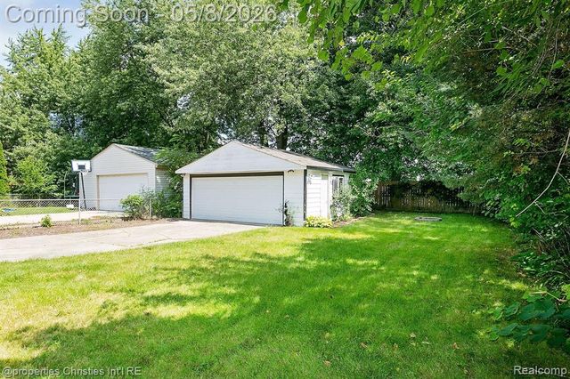 2716 Ardmore Avenue, Royal Oak, MI 48073