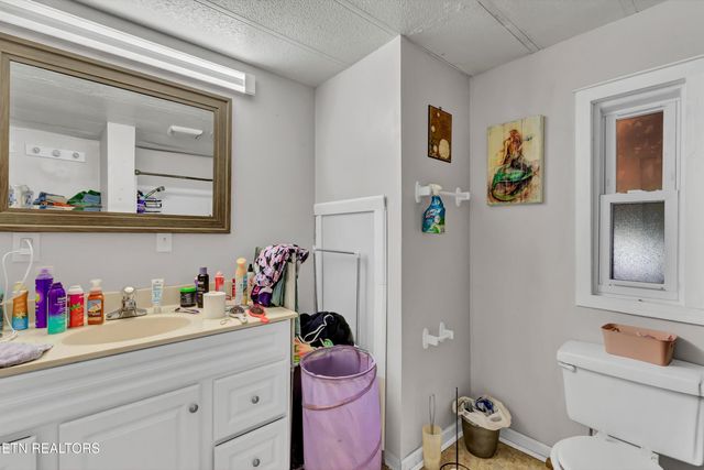 1753 Sulphur Springs Rd, Clinton, TN 37716