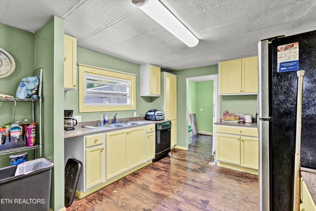1753 Sulphur Springs Rd, Clinton, TN 37716