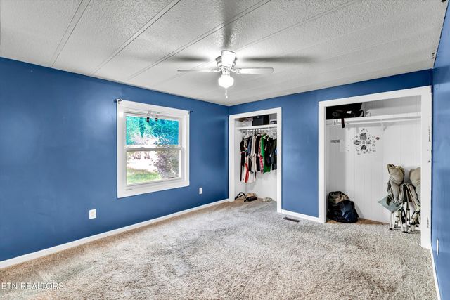 1753 Sulphur Springs Rd, Clinton, TN 37716