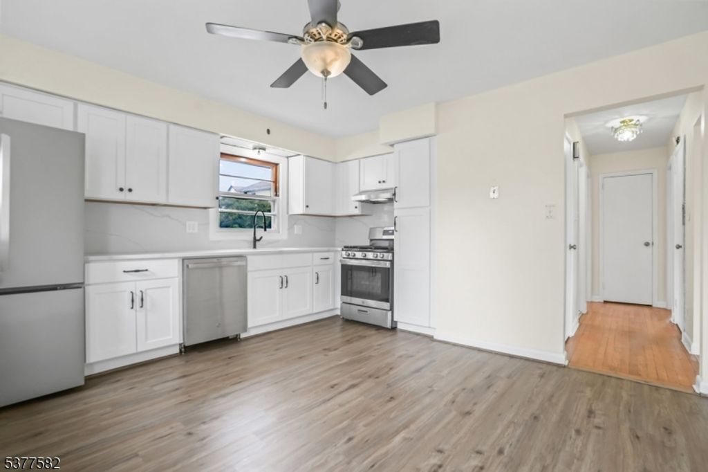 Image 2 of property listing at 161 Delafield Ave, Lyndhurst Twp., NJ 07071