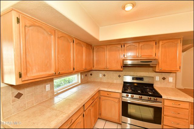 6435 LOMA DE CRISTO Drive, El Paso, TX 79912