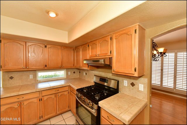 6435 LOMA DE CRISTO Drive, El Paso, TX 79912