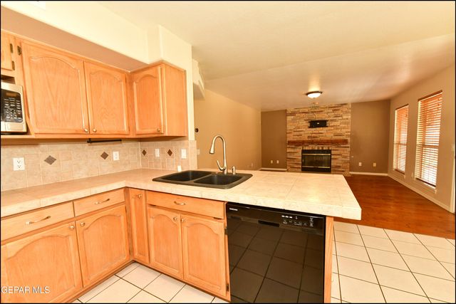 6435 LOMA DE CRISTO Drive, El Paso, TX 79912