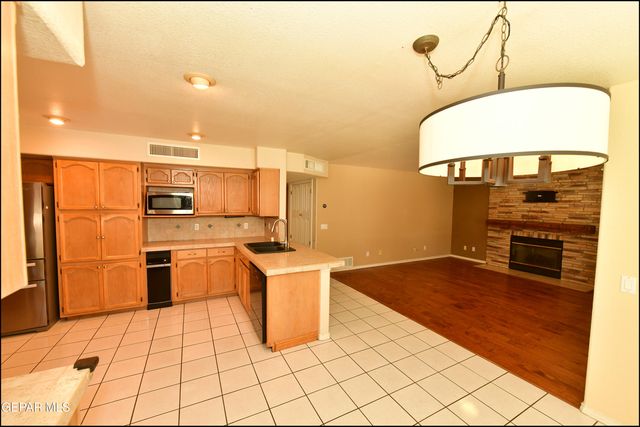 6435 LOMA DE CRISTO Drive, El Paso, TX 79912