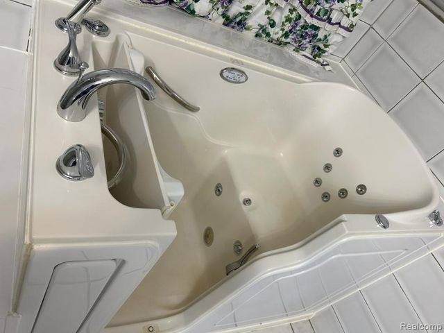 19167 ASBURY Park, Detroit, MI 48235