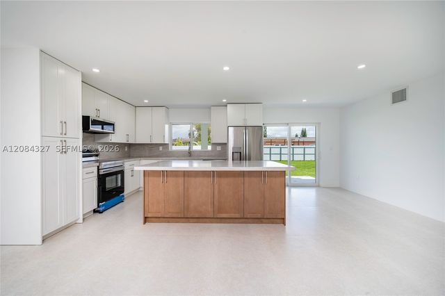 9361 SW 27th St, Miami, FL 33165