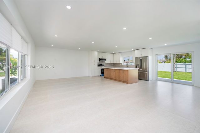 9361 SW 27th St, Miami, FL 33165
