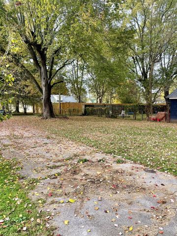 209 Frank St, Lawrenceburg, TN 38464