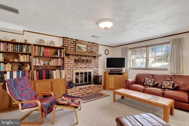 801 SUNSET AVE, Gettysburg, PA 17325