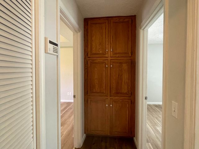 3859 S Hillcrest Avenue, Springfield, MO 65807