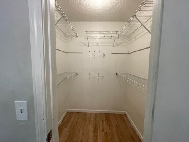 3859 S Hillcrest Avenue, Springfield, MO 65807