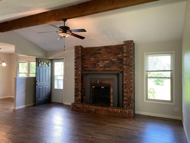 3859 S Hillcrest Avenue, Springfield, MO 65807