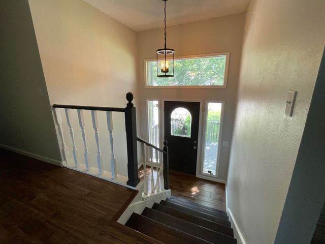 3859 S Hillcrest Avenue, Springfield, MO 65807