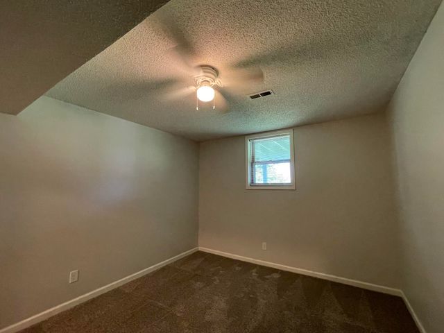3859 S Hillcrest Avenue, Springfield, MO 65807