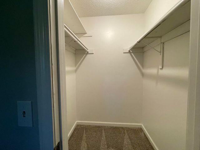 3859 S Hillcrest Avenue, Springfield, MO 65807