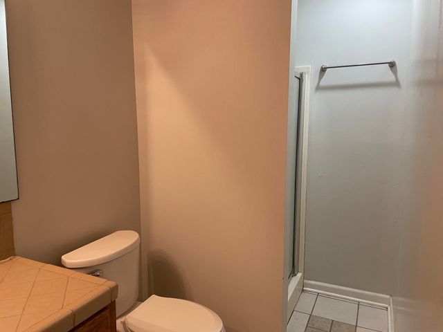 3859 S Hillcrest Avenue, Springfield, MO 65807
