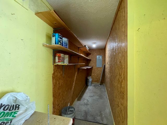3859 S Hillcrest Avenue, Springfield, MO 65807
