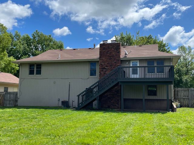 3859 S Hillcrest Avenue, Springfield, MO 65807