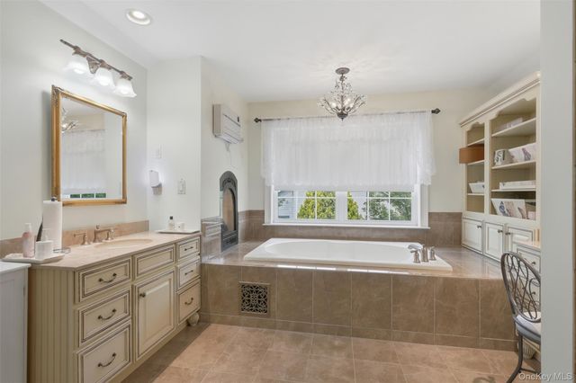161 Bergen Circle, Slate Hill, NY 10973