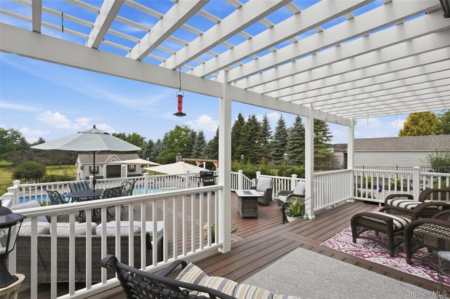 161 Bergen Circle, Slate Hill, NY 10973