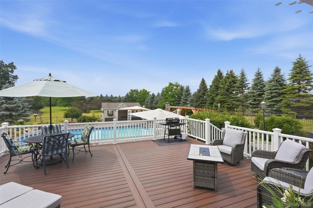 161 Bergen Circle, Slate Hill, NY 10973