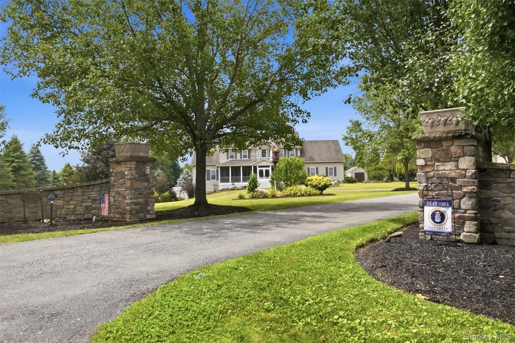 161 Bergen Circle, Slate Hill, NY 10973