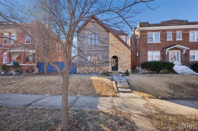 612 Bates Street, St Louis, MO 63111