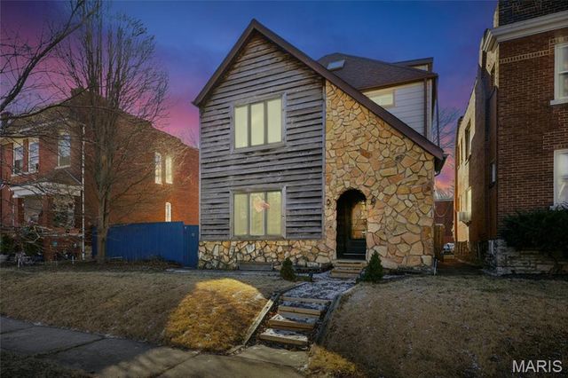 612 Bates Street, St Louis, MO 63111